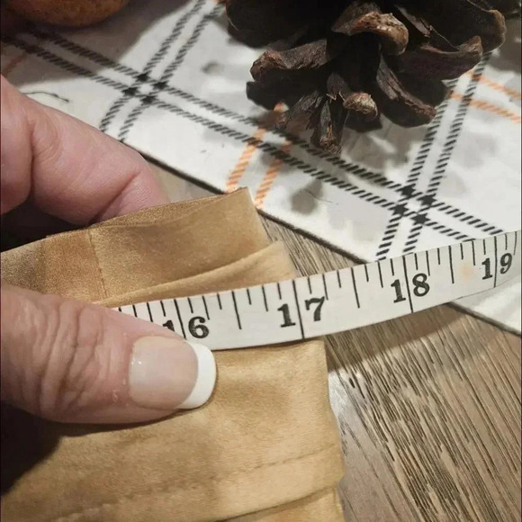 Nwt Loft stylish Tan Suede Mini Skirt with Belt - Picture 6 of 8